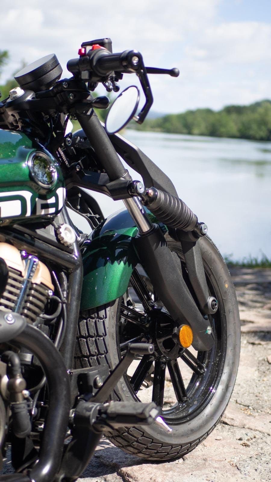 Das fertige Bike: Napoleonbob 250 in Grün mit brauner Sitzbank, Benda Napoleonbob 250