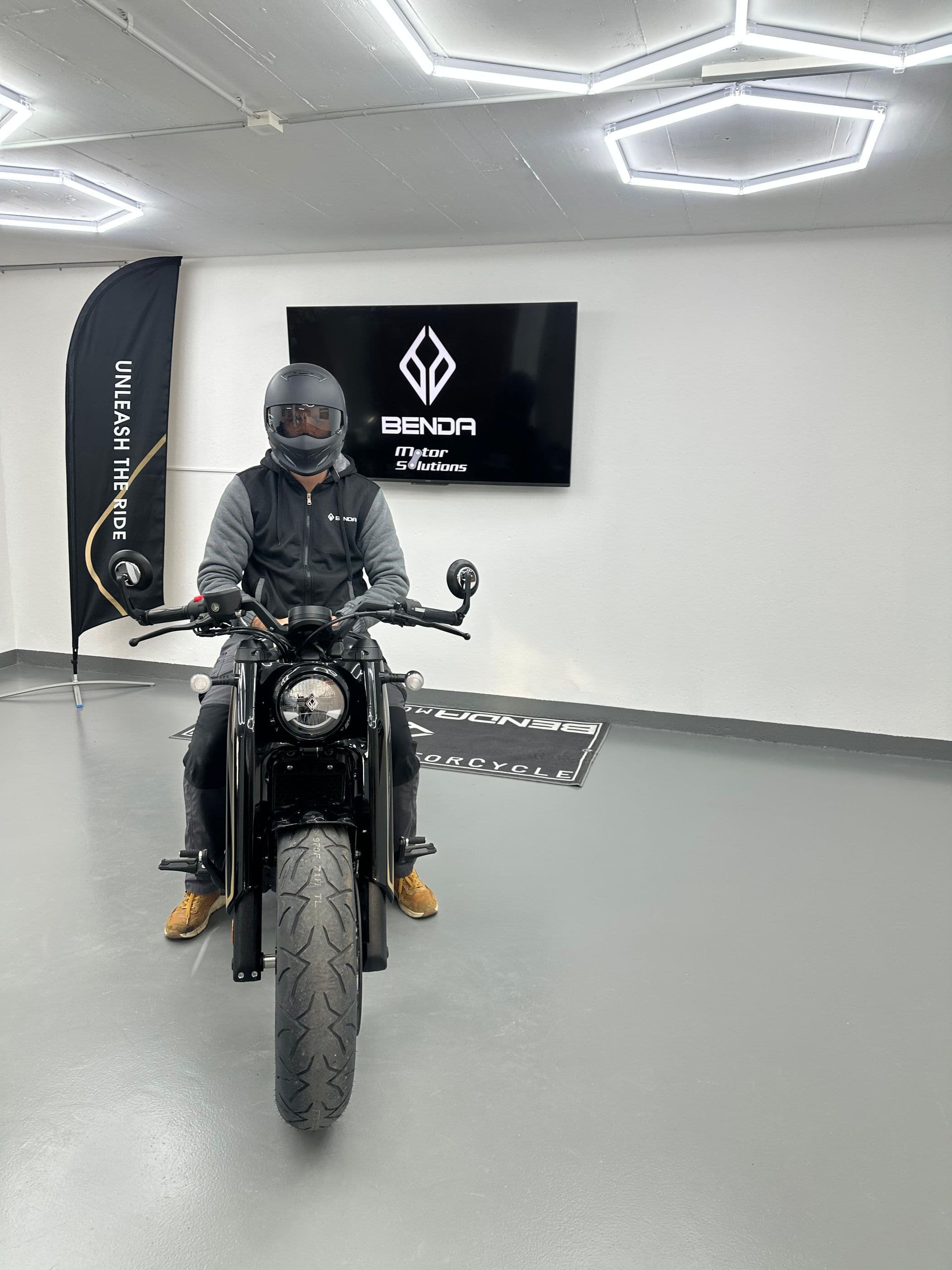 Übergabe im Showroom in Mägenwil