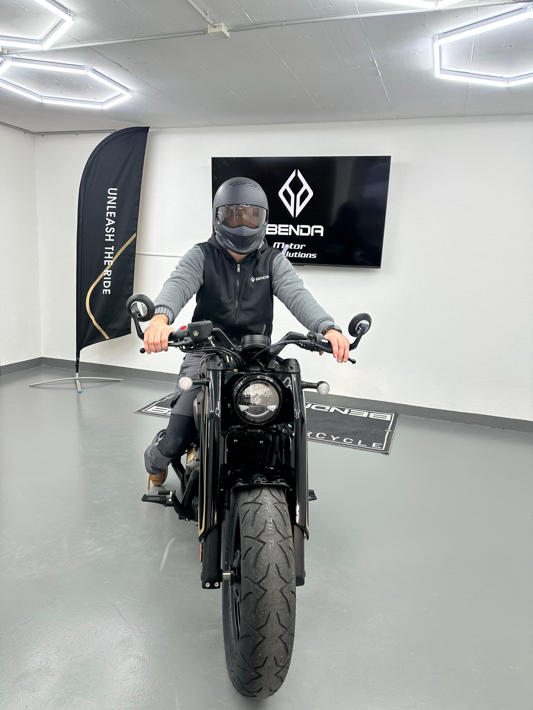 Übergabe im Showroom in Mägenwil